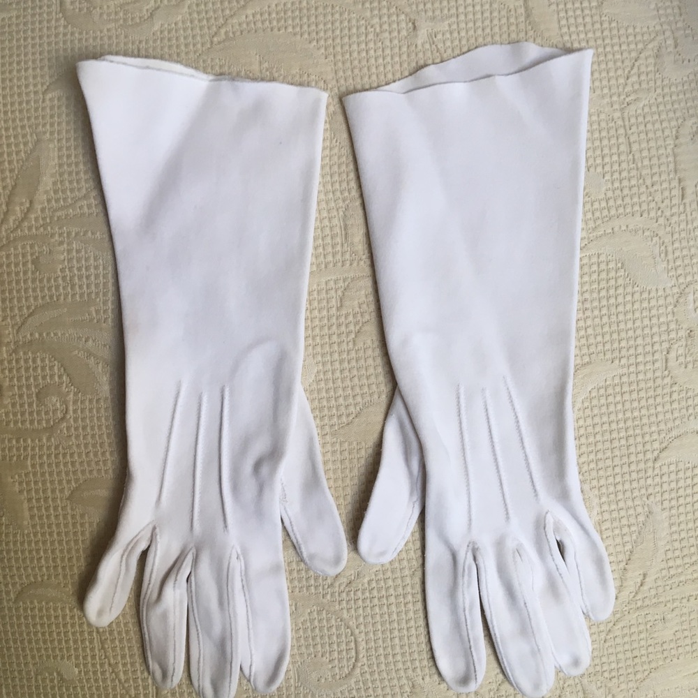 Vintage white cotton gloves